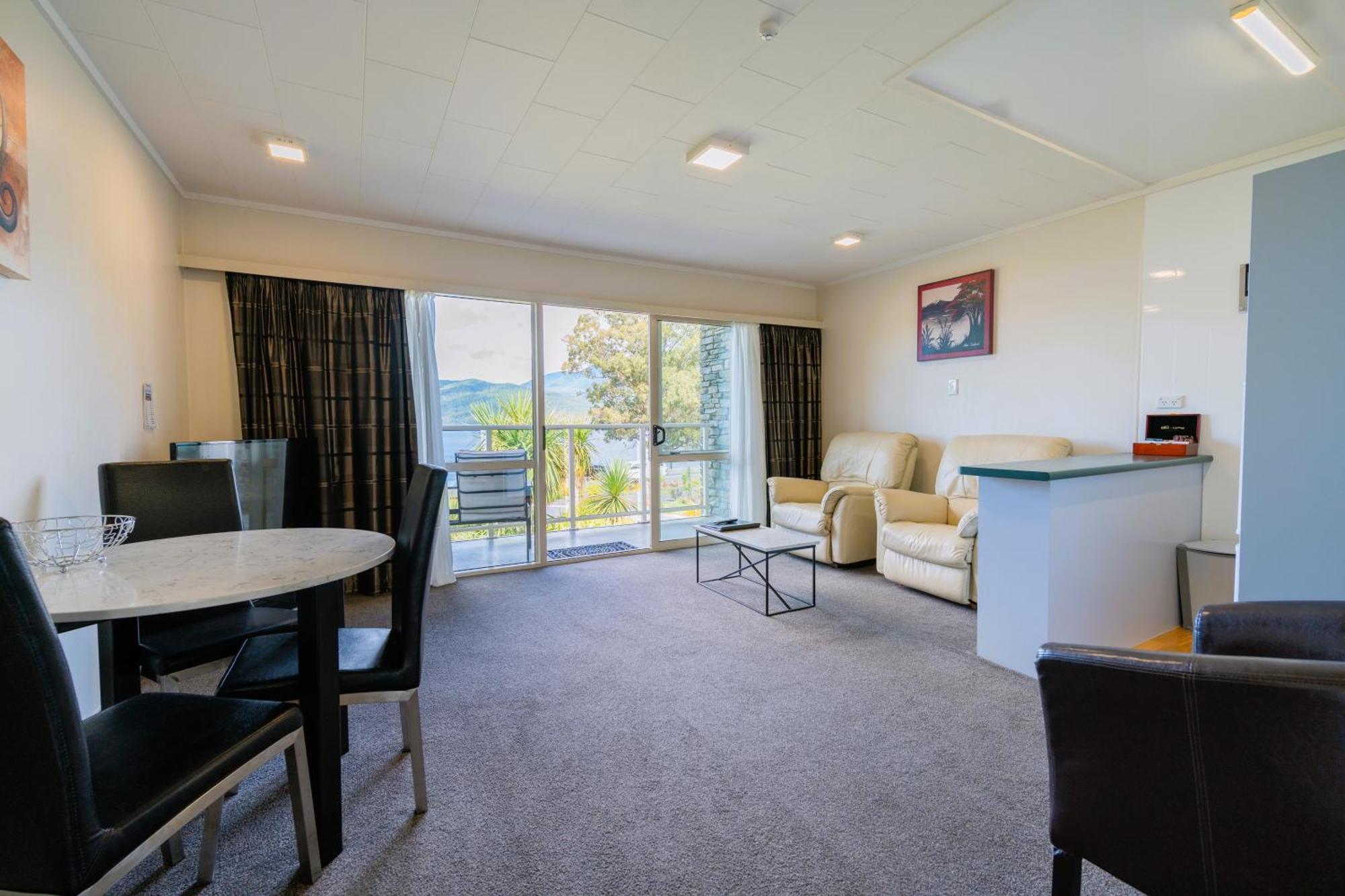 Fiordland Lakeview Motel And Apartments Te Anau Exterior foto